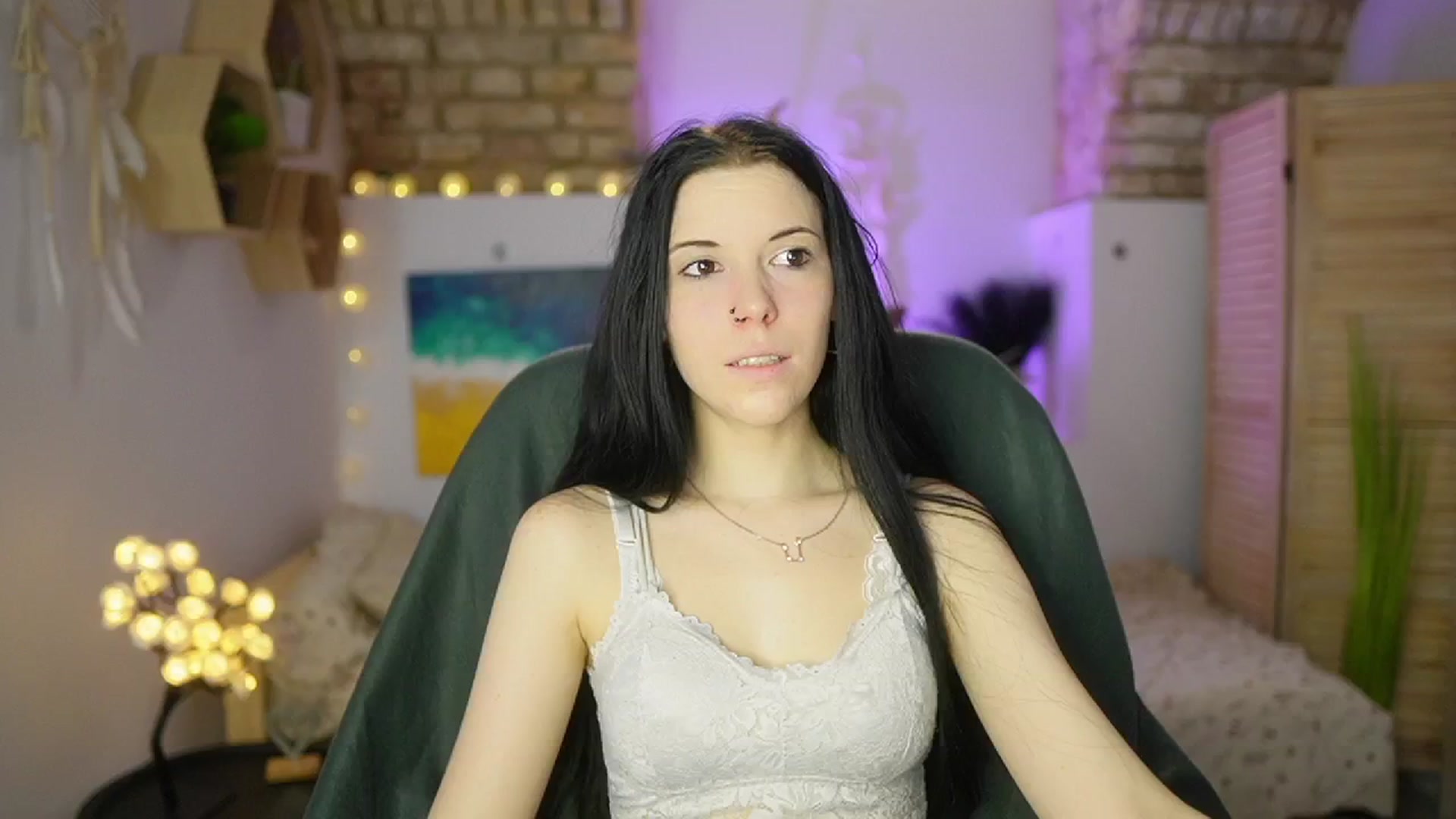 Gallery image thumbnail from April_Ollsen's myfreecams stream on, 04/16/2025, 17:27 image 5 of 20