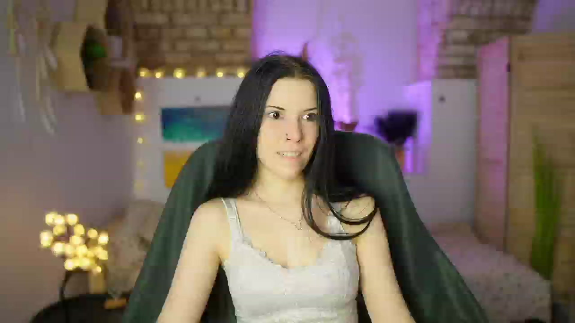 Gallery image thumbnail from April_Ollsen's myfreecams stream on, 04/16/2025, 17:27 image 14 of 20