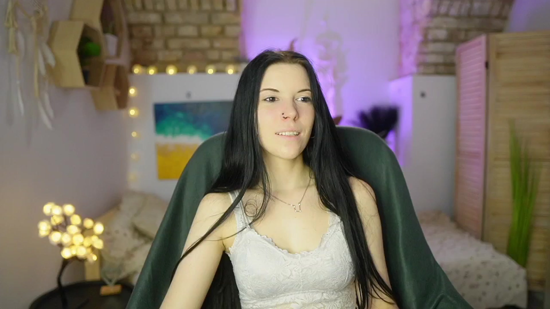 Gallery image thumbnail from April_Ollsen's myfreecams stream on, 04/16/2025, 17:27 image 7 of 20