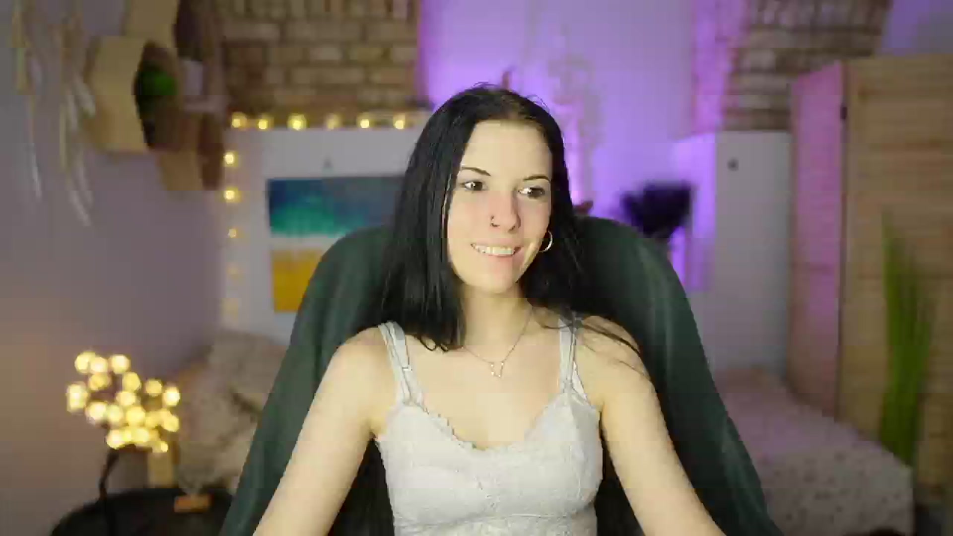 Gallery image thumbnail from April_Ollsen's myfreecams stream on, 04/16/2025, 17:27 image 16 of 20