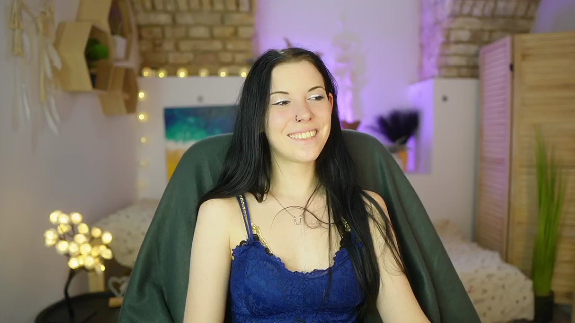 Gallery image thumbnail from April_Ollsen's myfreecams stream on, 04/17/2025, 11:06 image 10 of 20