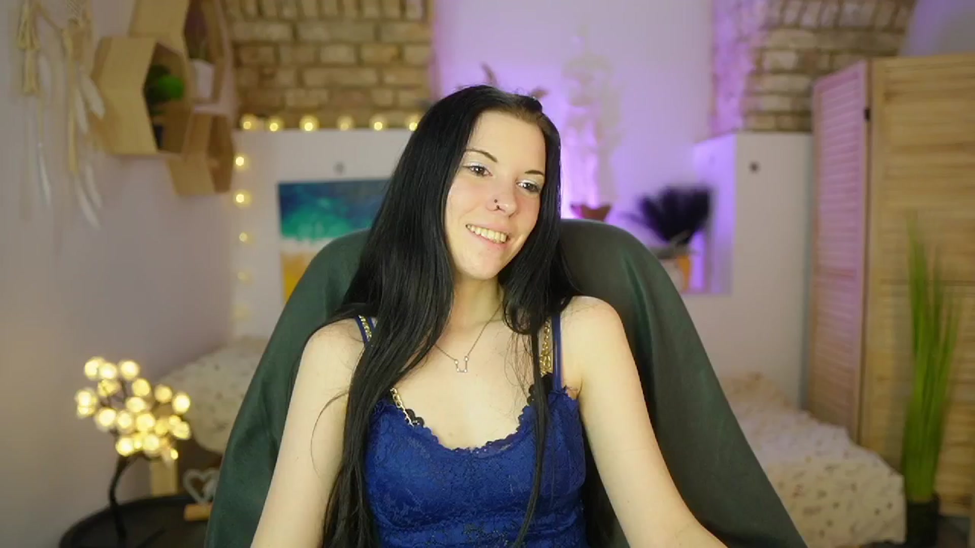 Gallery image thumbnail from April_Ollsen's myfreecams stream on, 04/17/2025, 11:06 image 5 of 20