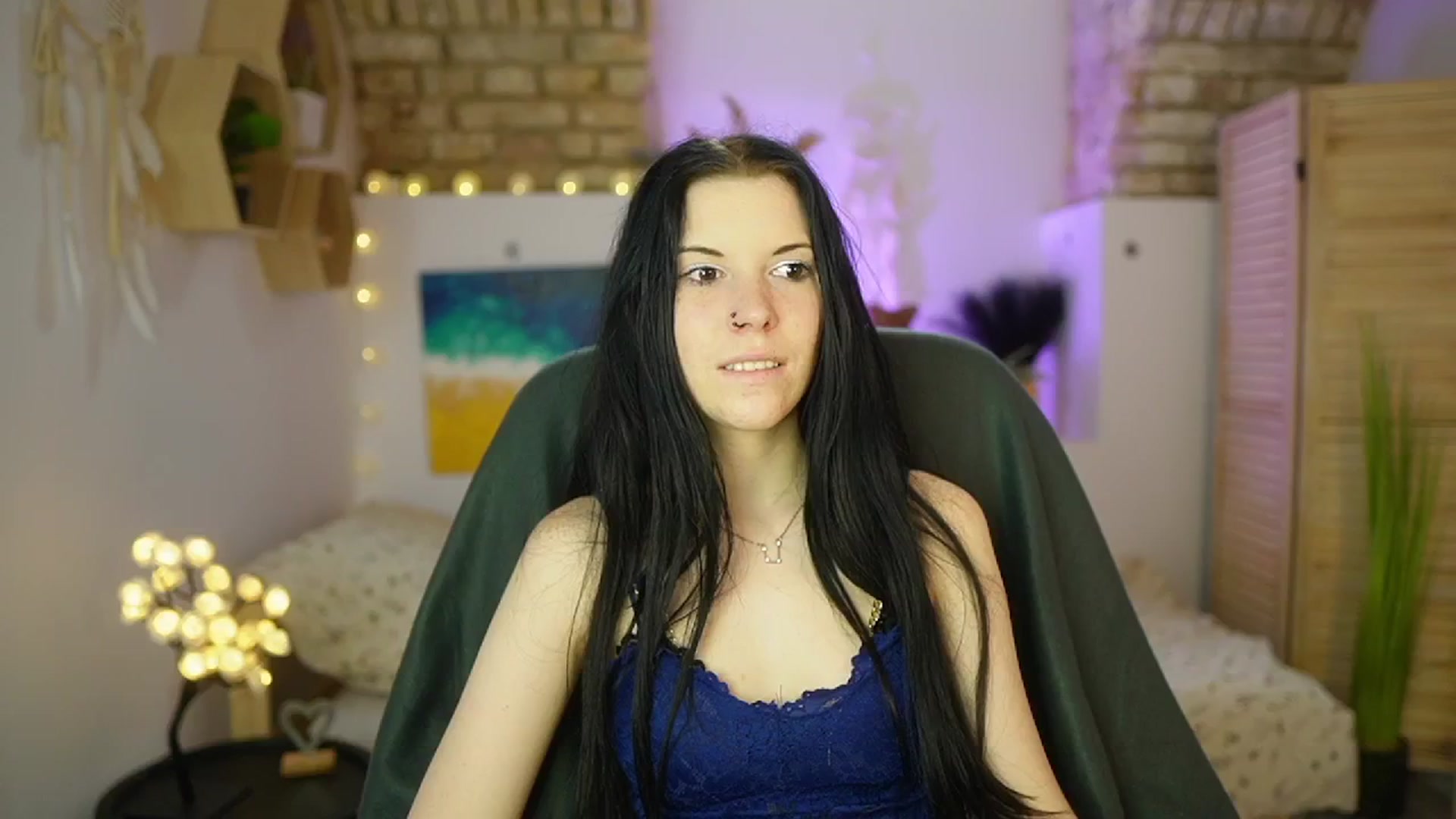 Gallery image thumbnail from April_Ollsen's myfreecams stream on, 04/17/2025, 11:06 image 14 of 20