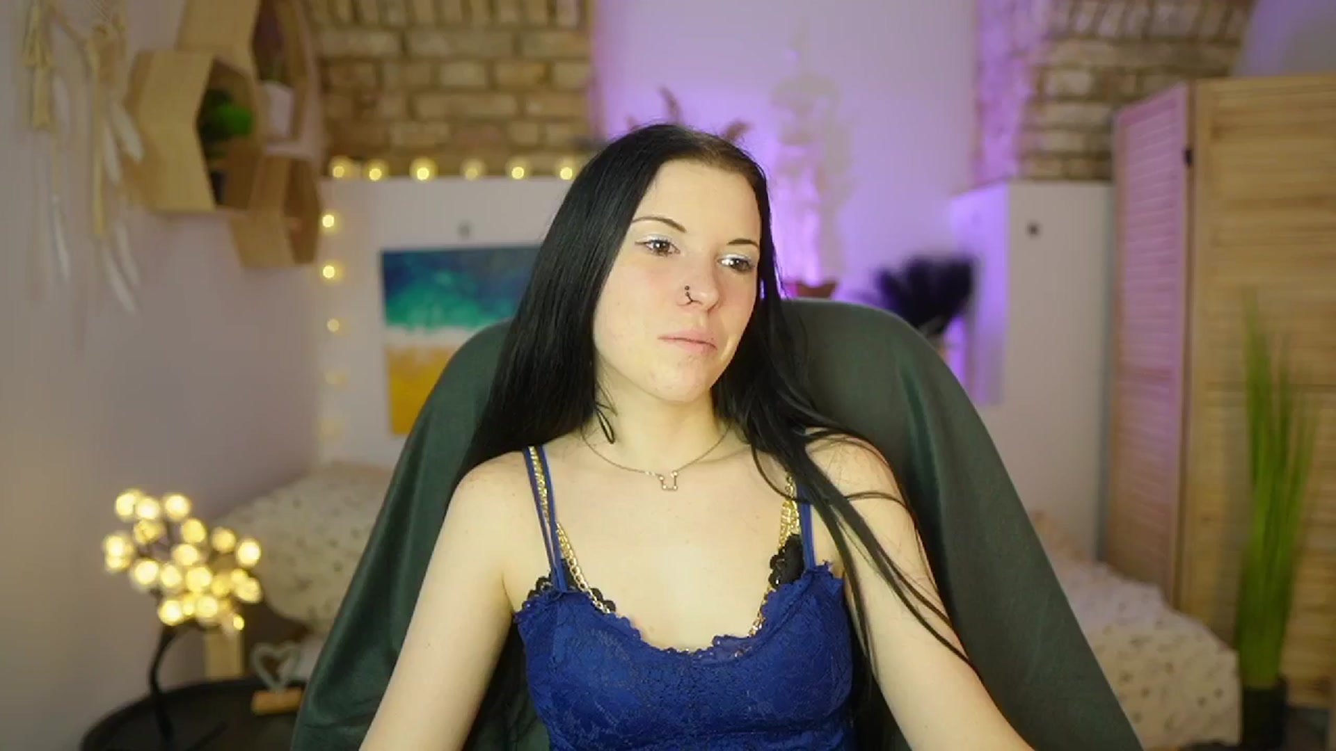 Gallery image thumbnail from April_Ollsen's myfreecams stream on, 04/17/2025, 11:06 image 7 of 20