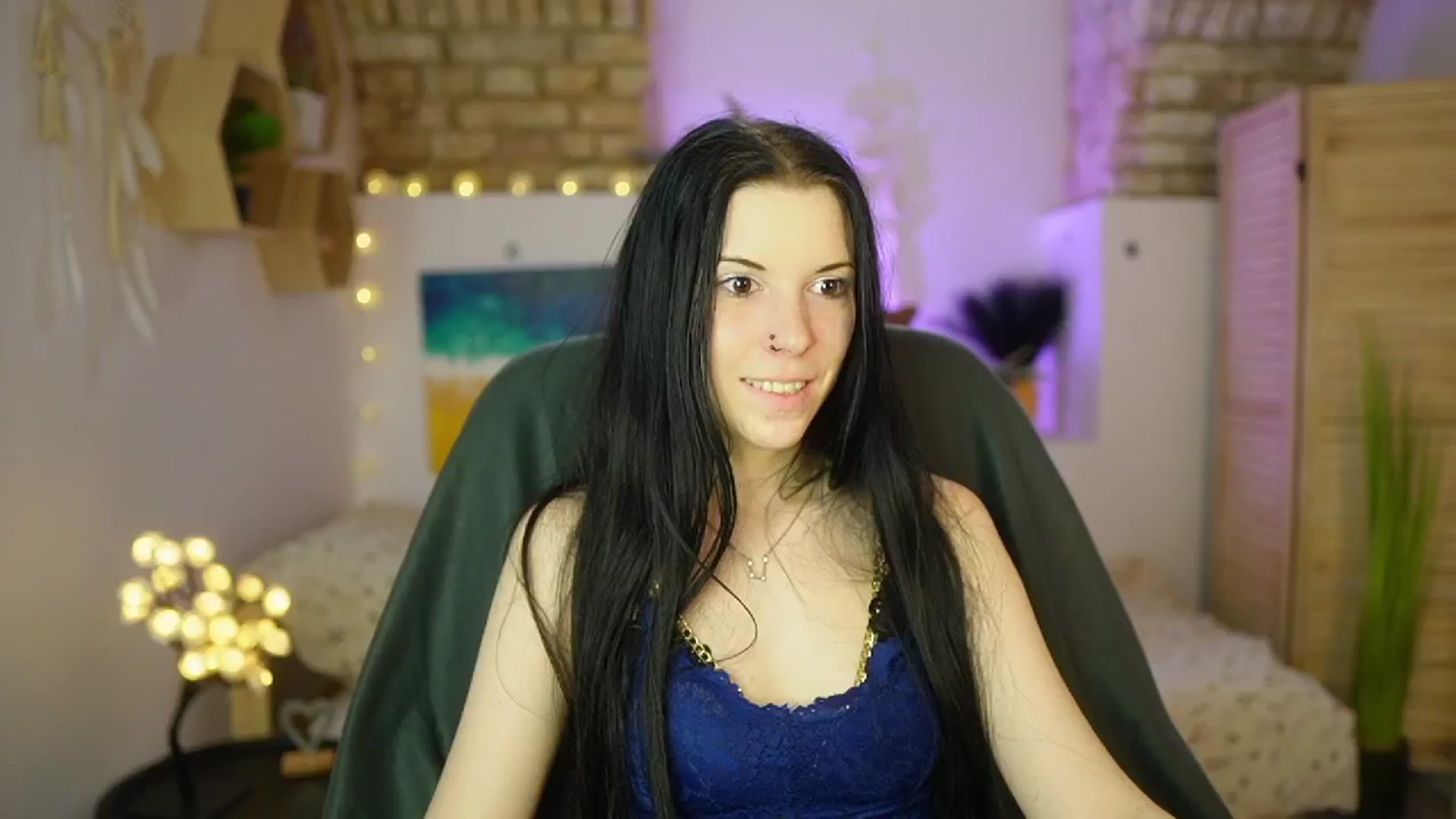 Gallery image thumbnail from April_Ollsen's myfreecams stream on, 04/17/2025, 11:06 image 19 of 20