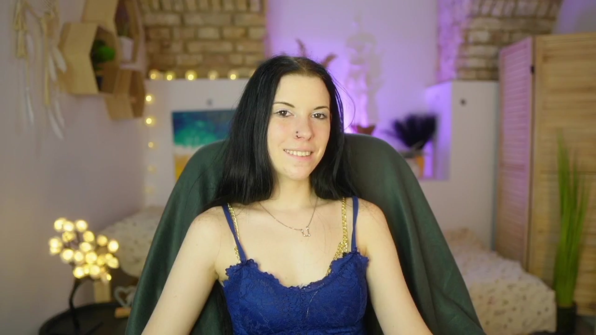 Gallery image thumbnail from April_Ollsen's myfreecams stream on, 04/17/2025, 12:02 image 17 of 20