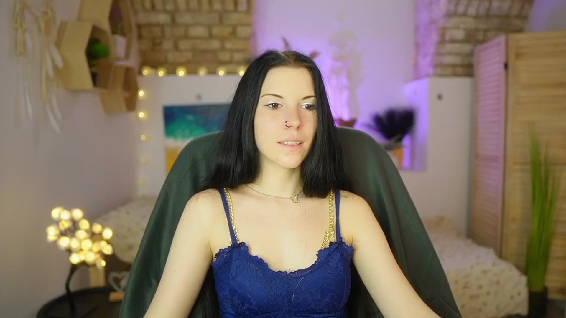Gallery image thumbnail from April_Ollsen's myfreecams stream on, 04/17/2025, 12:02 image 10 of 20