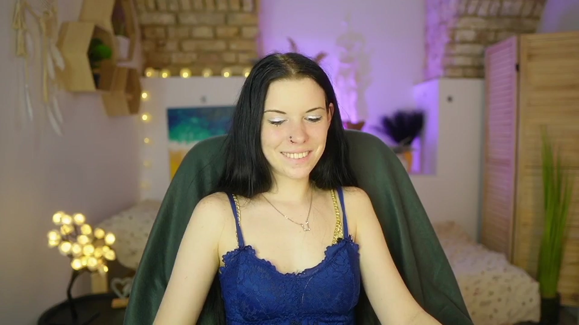 Gallery image thumbnail from April_Ollsen's myfreecams stream on, 04/17/2025, 12:02 image 14 of 20