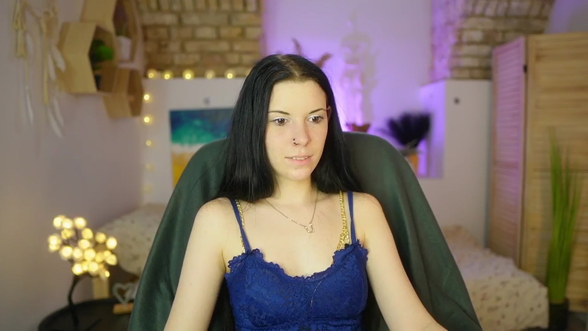 Gallery image thumbnail from April_Ollsen's myfreecams stream on, 04/17/2025, 12:02 image 15 of 20