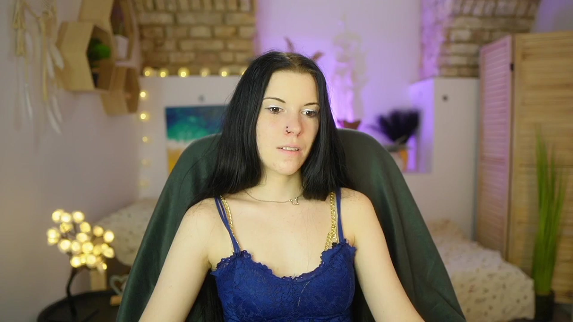 Gallery image thumbnail from April_Ollsen's myfreecams stream on, 04/17/2025, 12:02 image 9 of 20