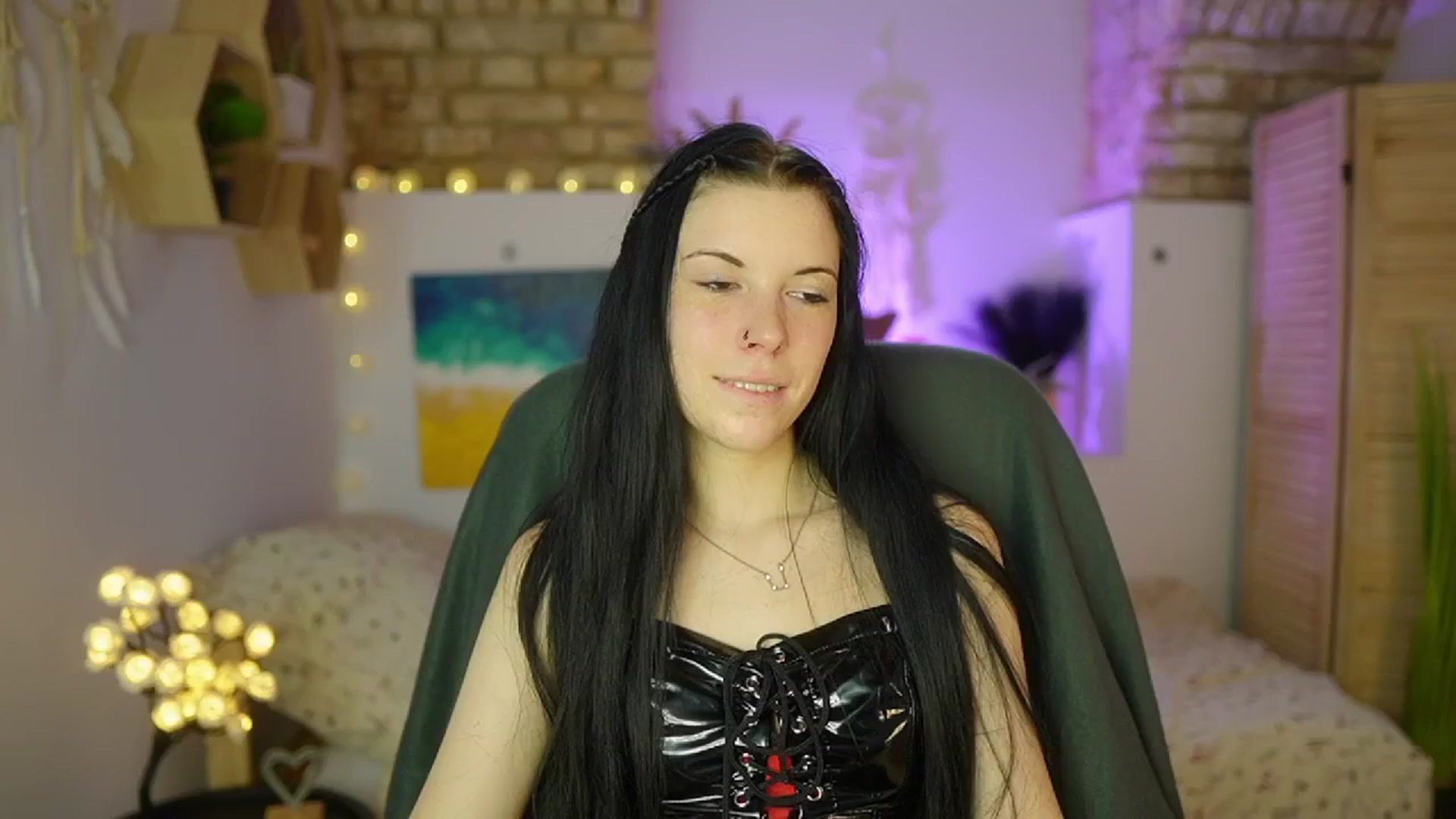 Gallery image thumbnail from April_Ollsen's myfreecams stream on, 04/18/2025, 11:37 image 7 of 20