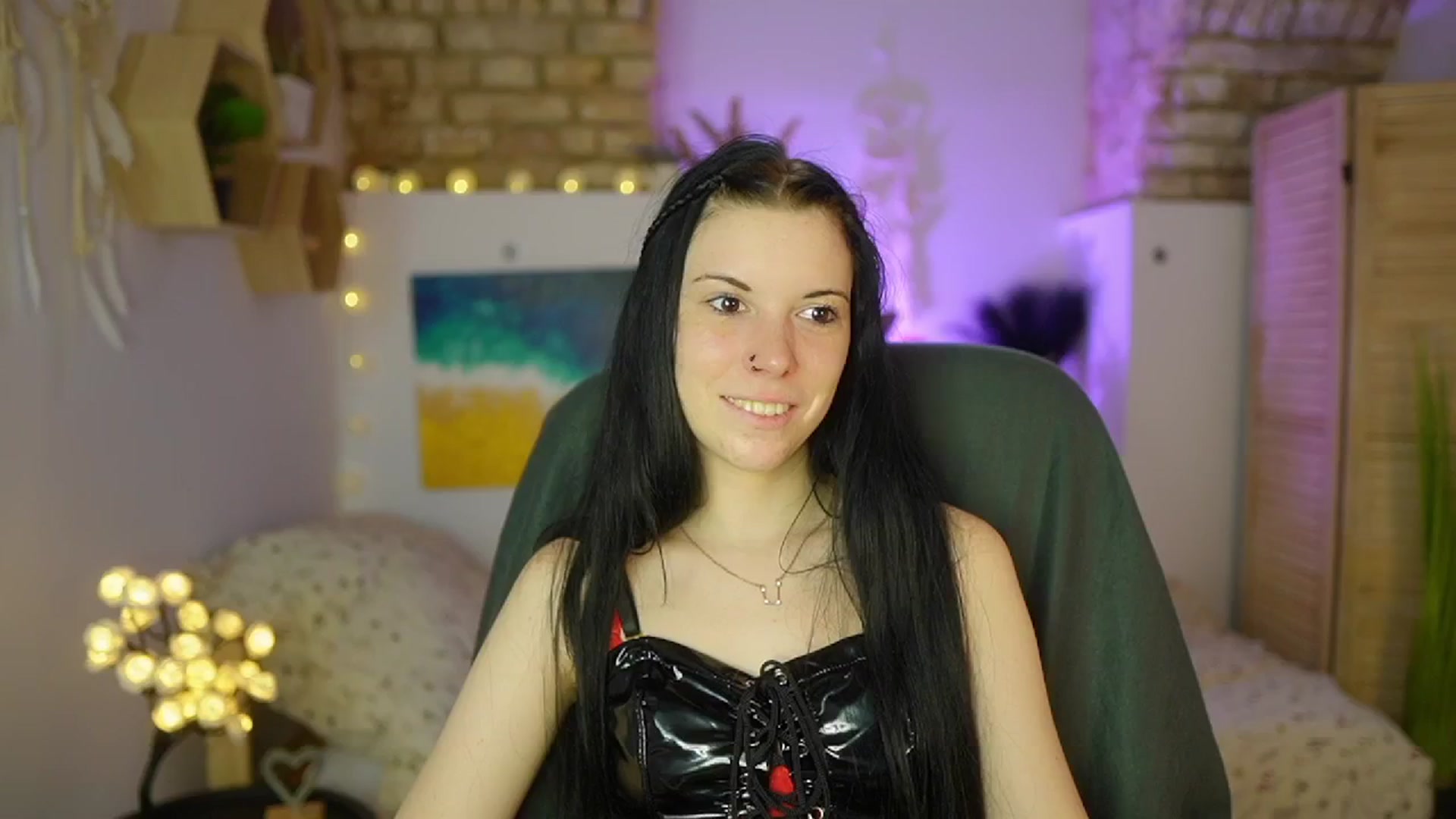Gallery image thumbnail from April_Ollsen's myfreecams stream on, 04/18/2025, 12:52 image 15 of 20