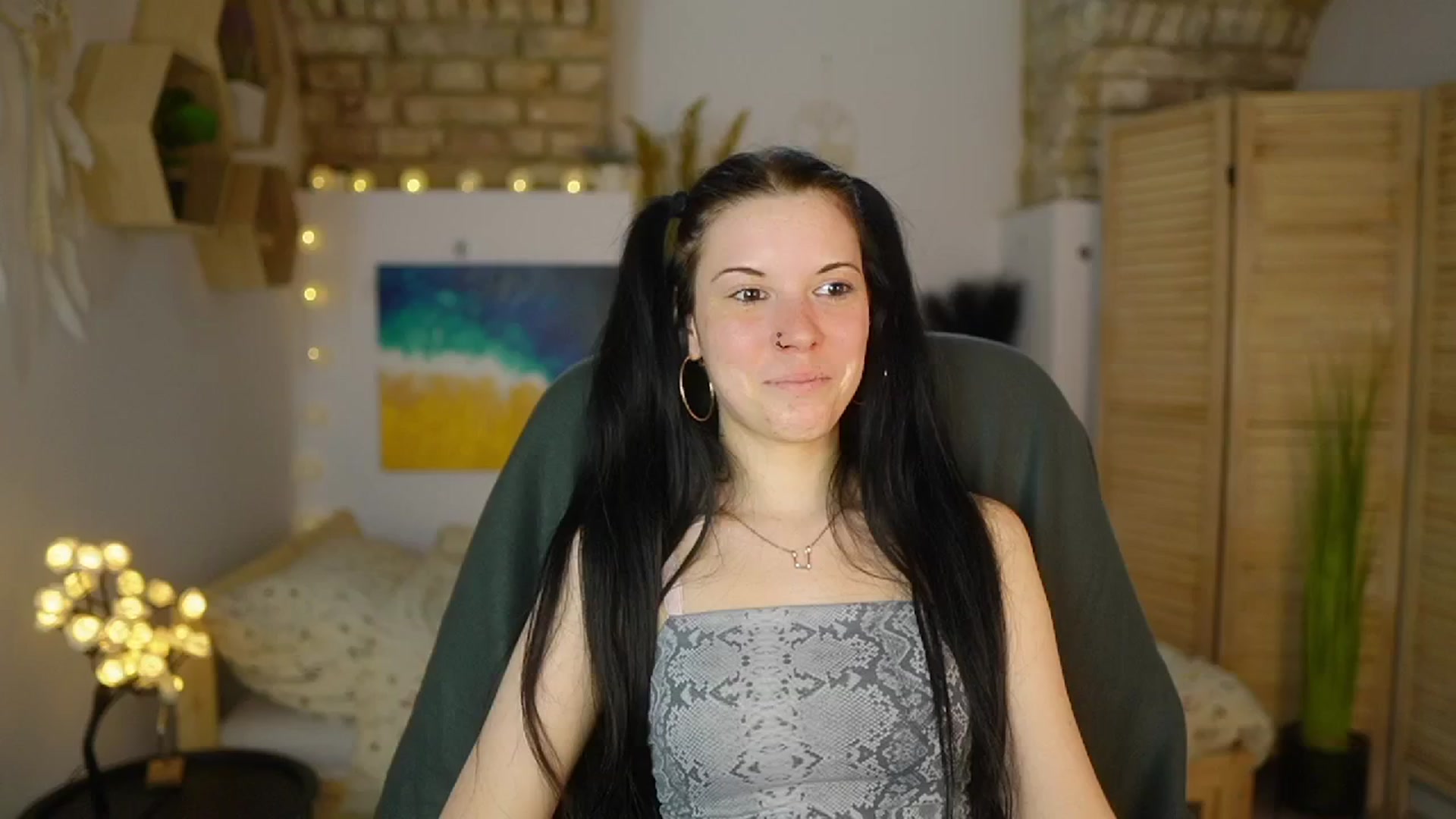 Gallery image thumbnail from April_Ollsen's myfreecams stream on, 04/23/2025, 09:44 image 14 of 20