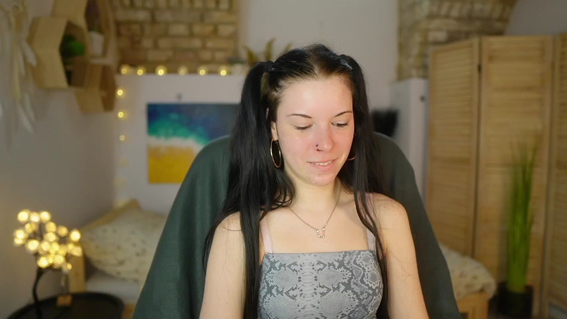 Gallery image thumbnail from April_Ollsen's myfreecams stream on, 04/23/2025, 09:44 image 8 of 20