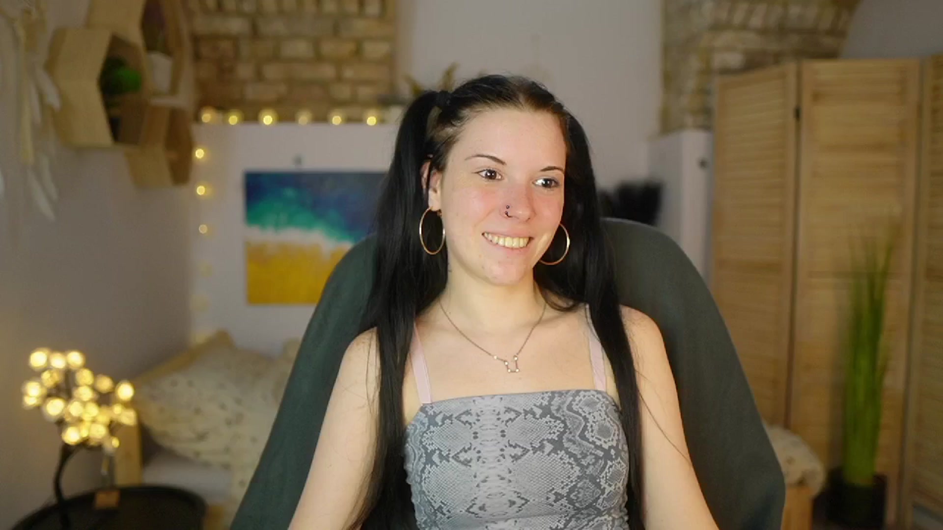 Gallery image thumbnail from April_Ollsen's myfreecams stream on, 04/23/2025, 09:44 image 19 of 20