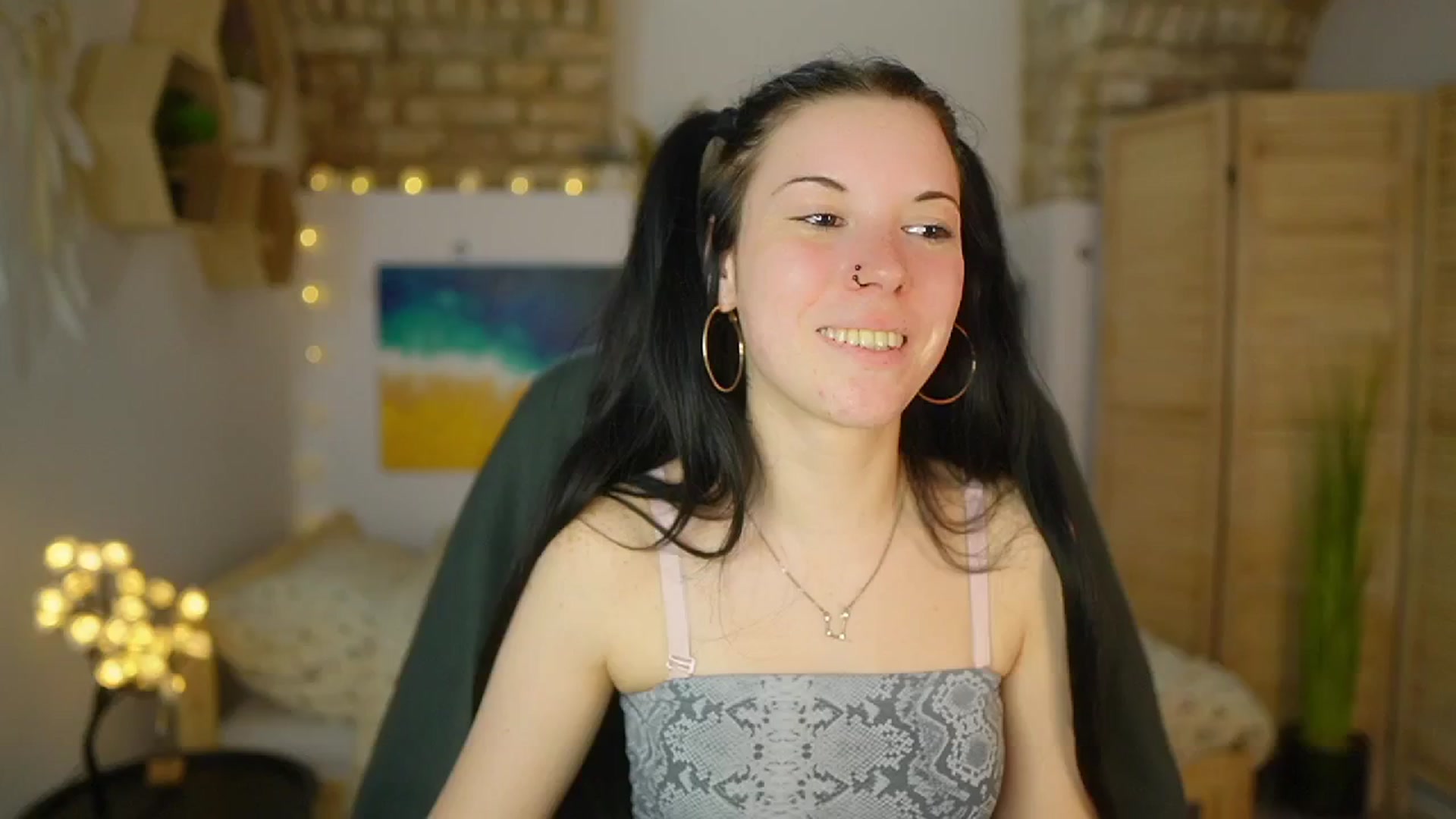 Gallery image thumbnail from April_Ollsen's myfreecams stream on, 04/23/2025, 09:44 image 6 of 20