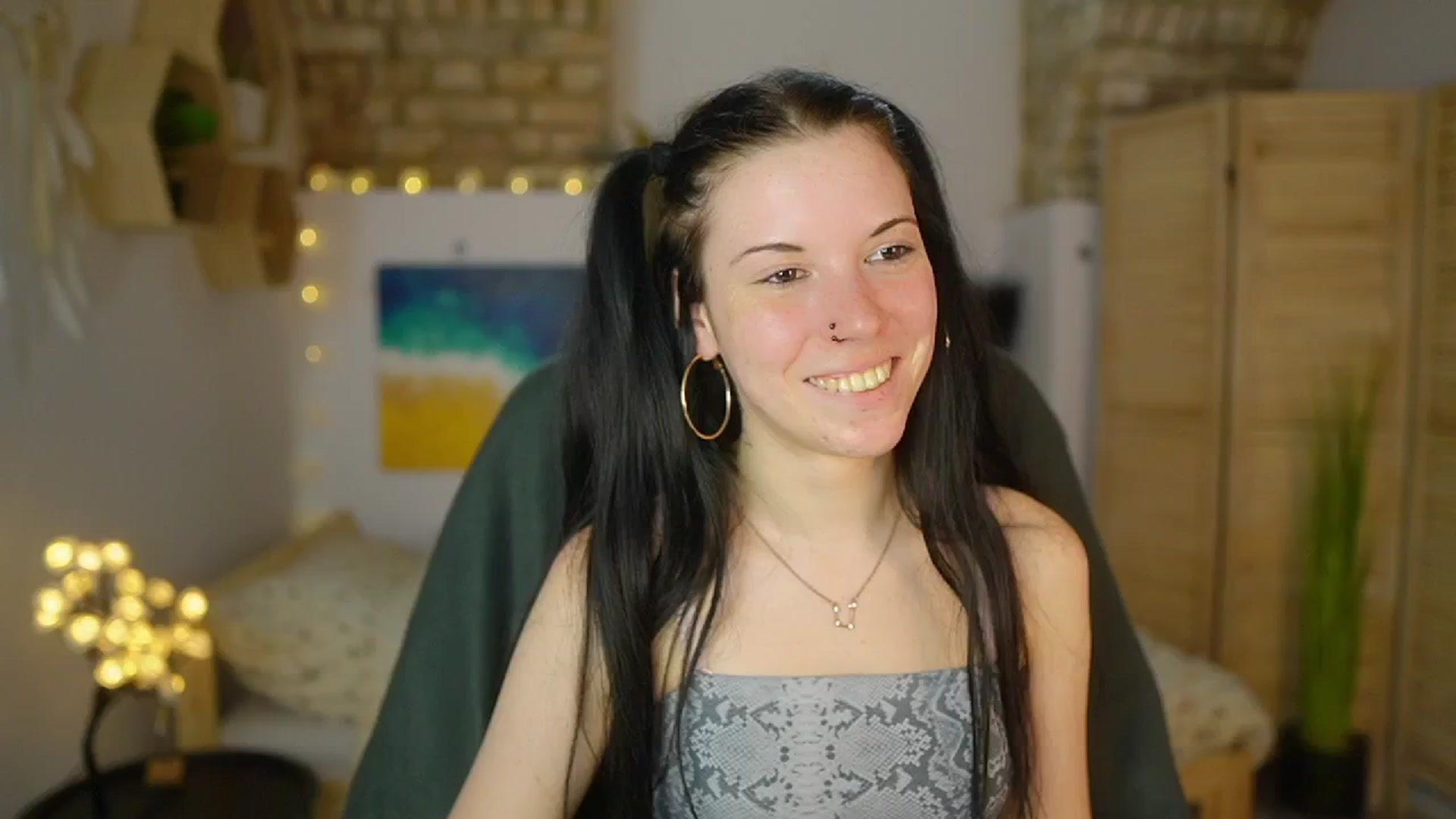 Gallery image thumbnail from April_Ollsen's myfreecams stream on, 04/23/2025, 09:44 image 10 of 20