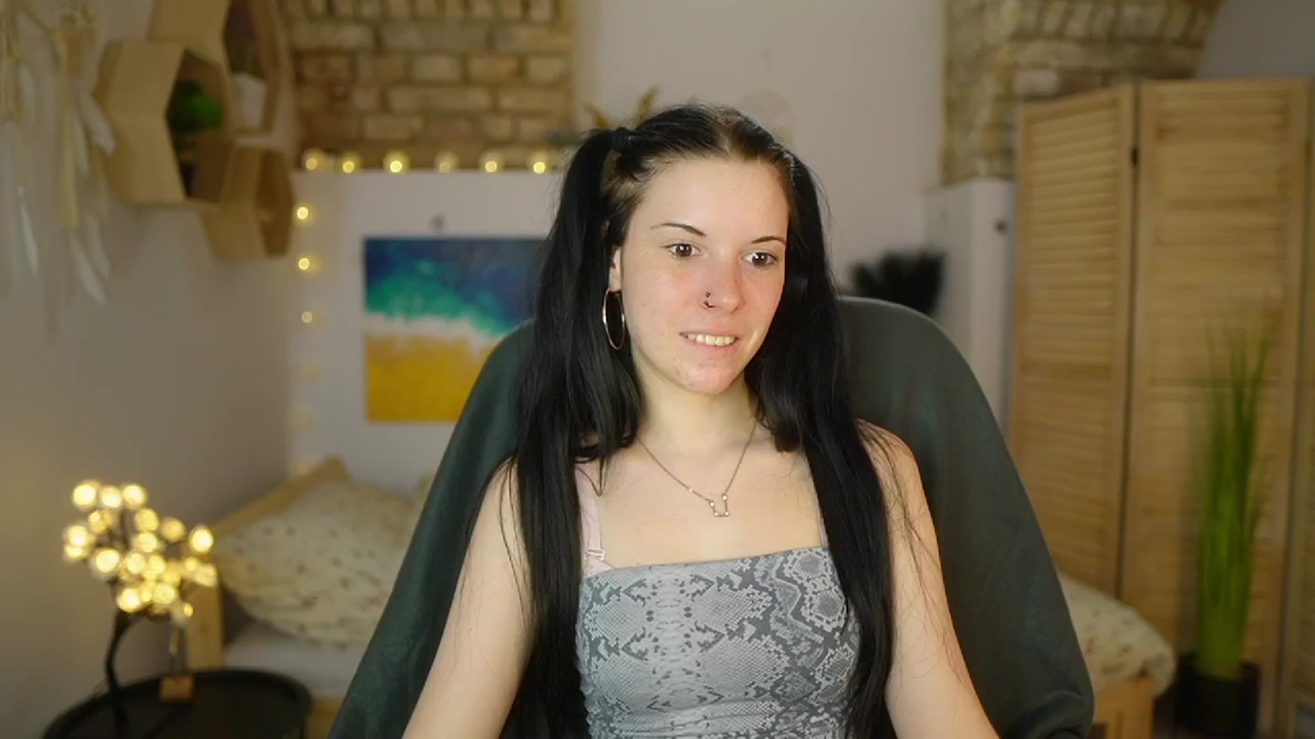 Gallery image thumbnail from April_Ollsen's myfreecams stream on, 04/23/2025, 12:42 image 19 of 20