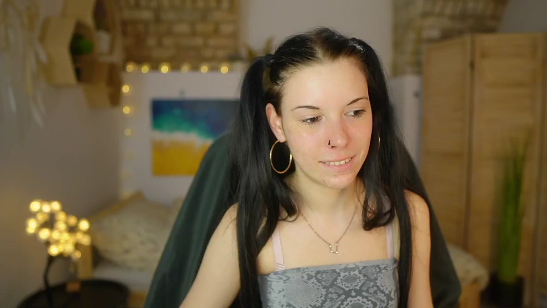 Gallery image thumbnail from April_Ollsen's myfreecams stream on, 04/23/2025, 12:42 image 1 of 20