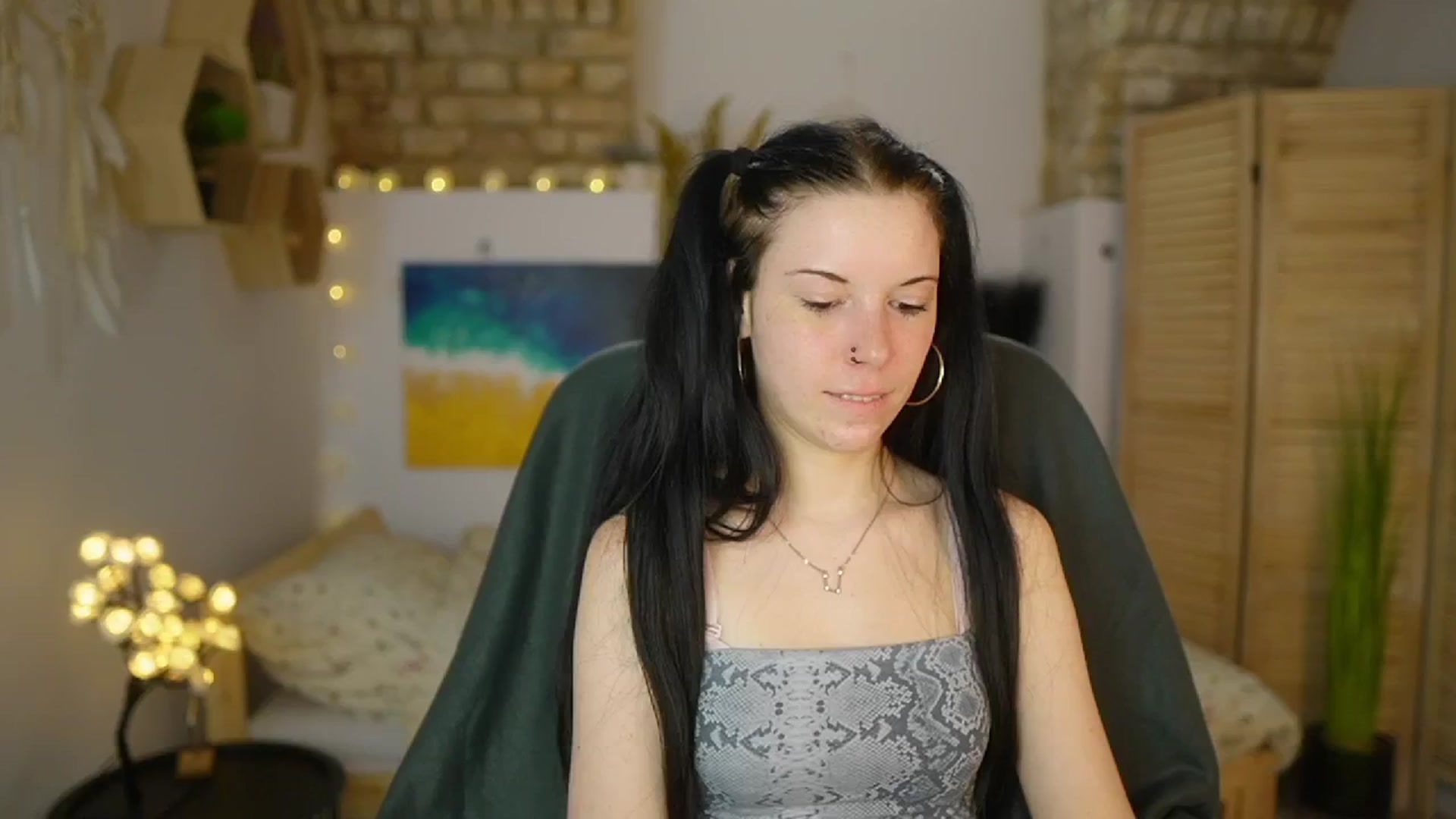 Gallery image thumbnail from April_Ollsen's myfreecams stream on, 04/23/2025, 12:42 image 17 of 20