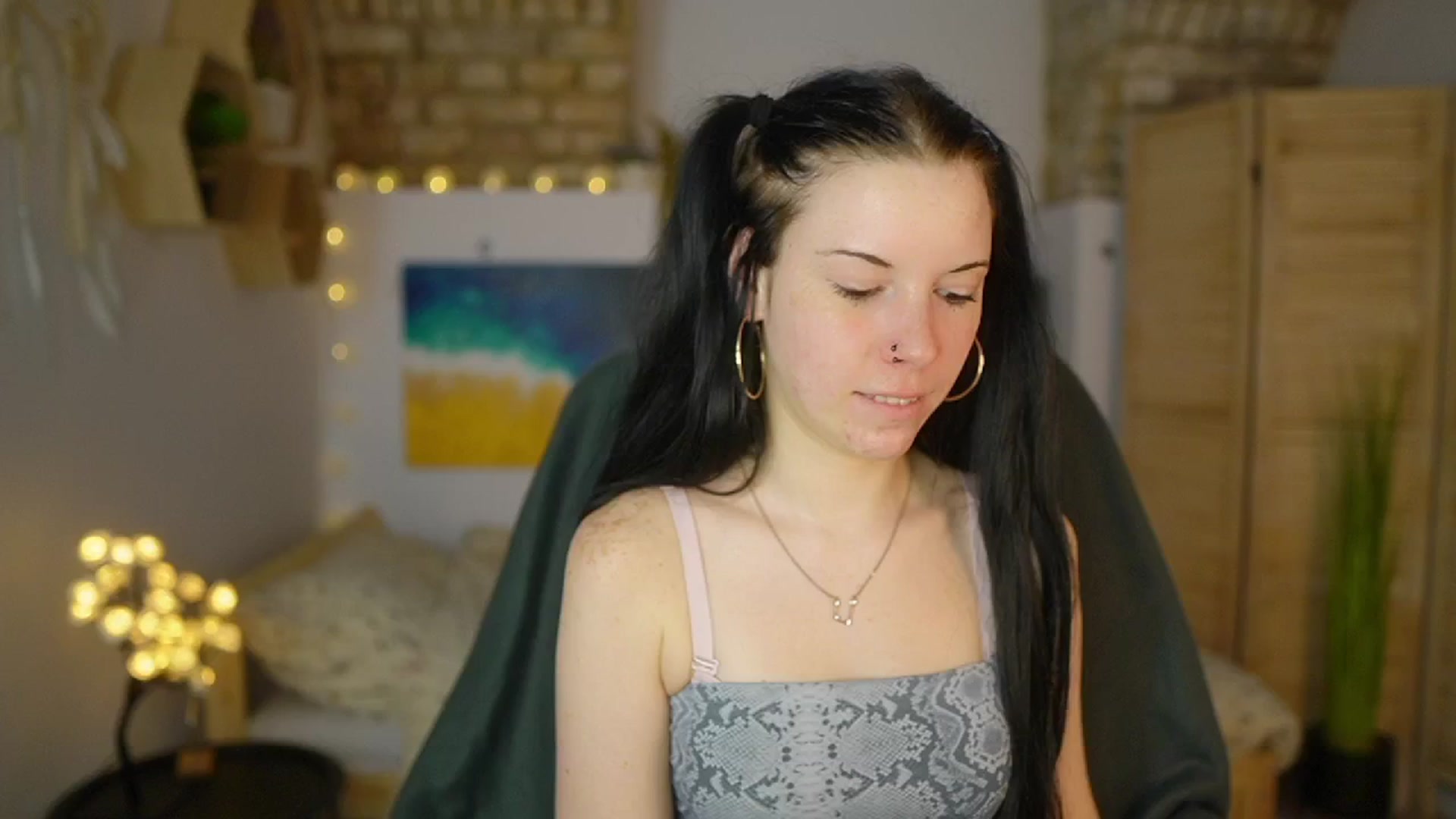 Gallery image thumbnail from April_Ollsen's myfreecams stream on, 04/23/2025, 12:42 image 14 of 20