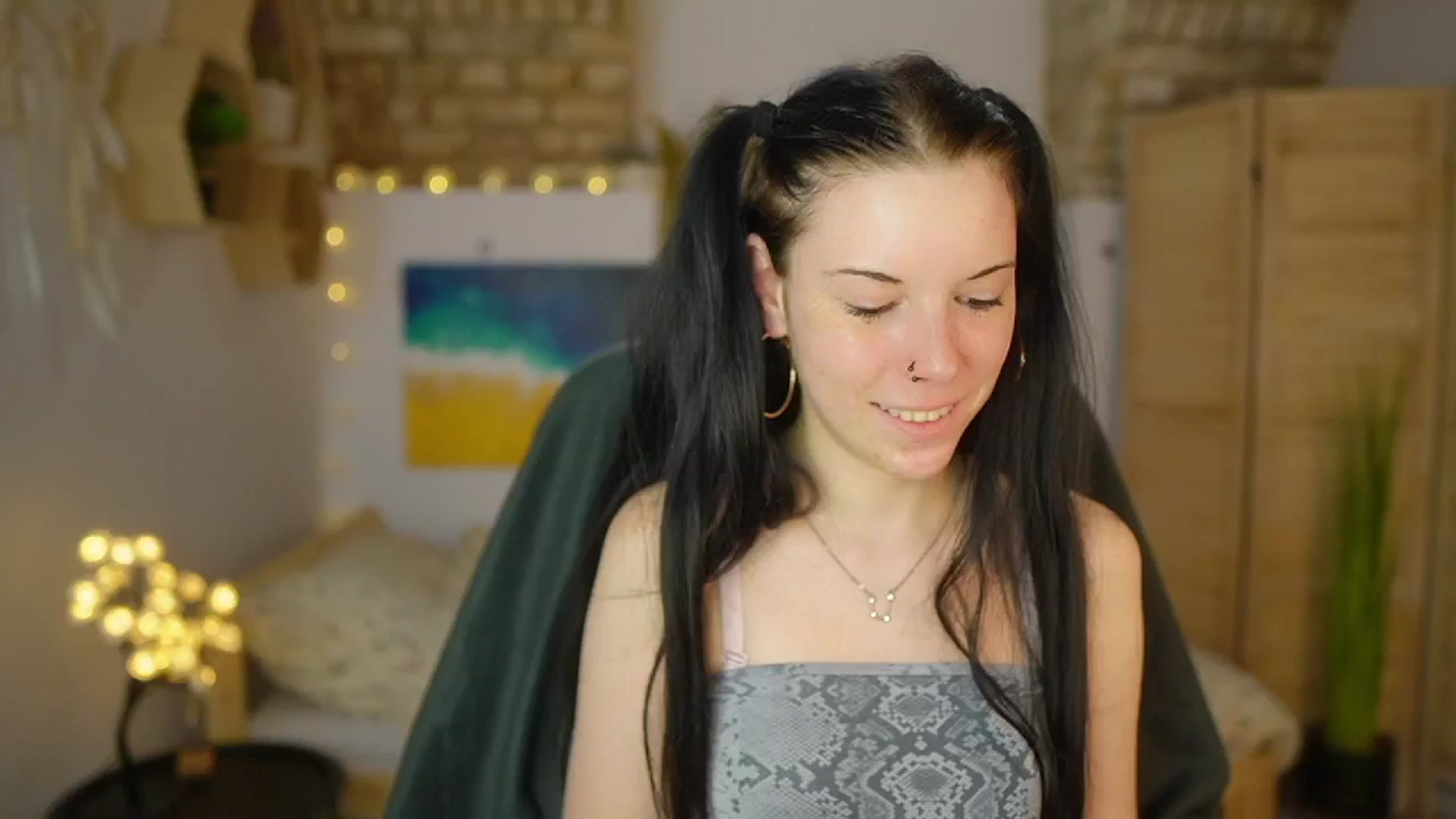 Gallery image thumbnail from April_Ollsen's myfreecams stream on, 04/23/2025, 12:42 image 2 of 20