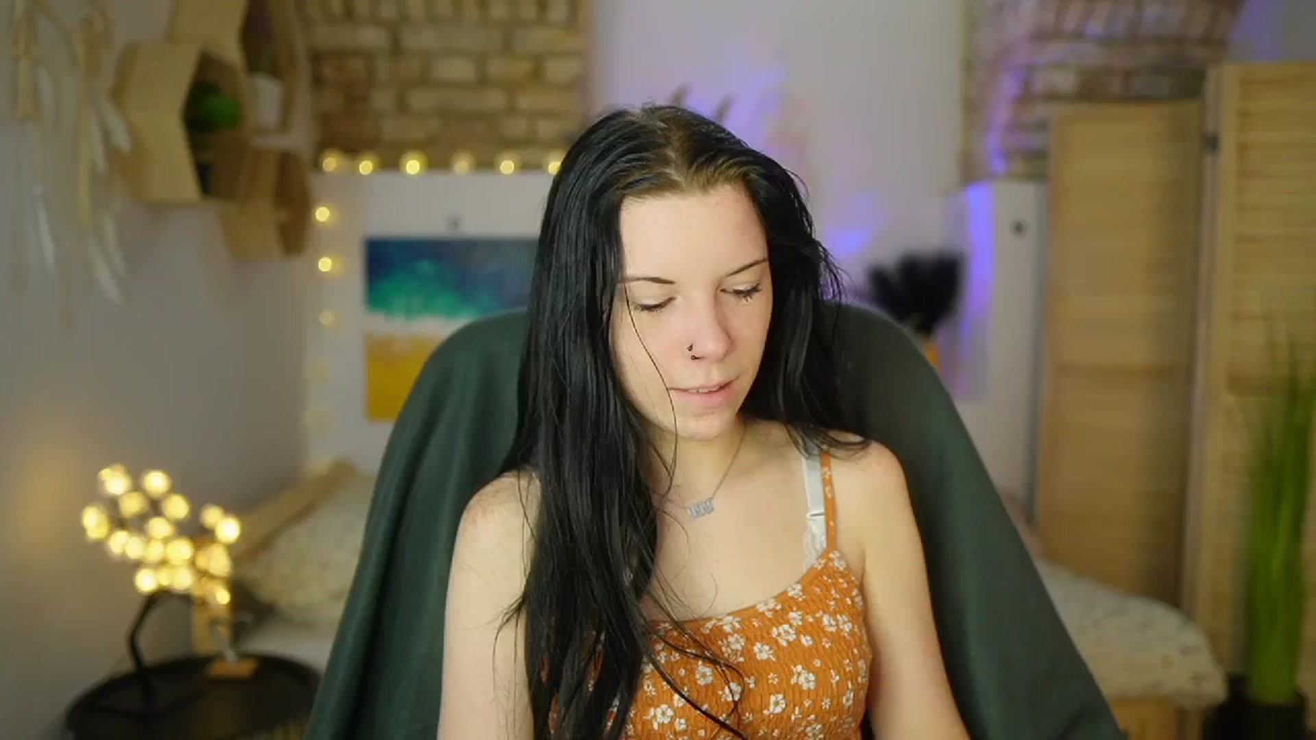 Gallery image thumbnail from April_Ollsen's myfreecams stream on, 04/28/2025, 09:20 image 6 of 20
