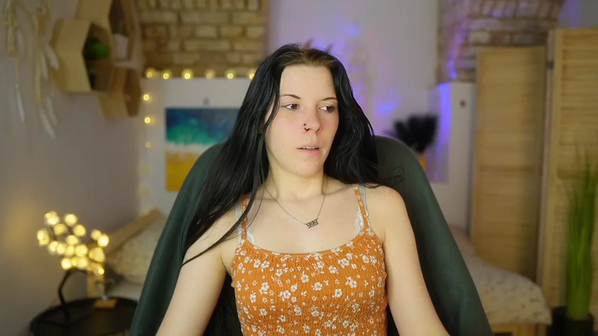 Gallery image thumbnail from April_Ollsen's myfreecams stream on, 04/28/2025, 10:43 image 16 of 20