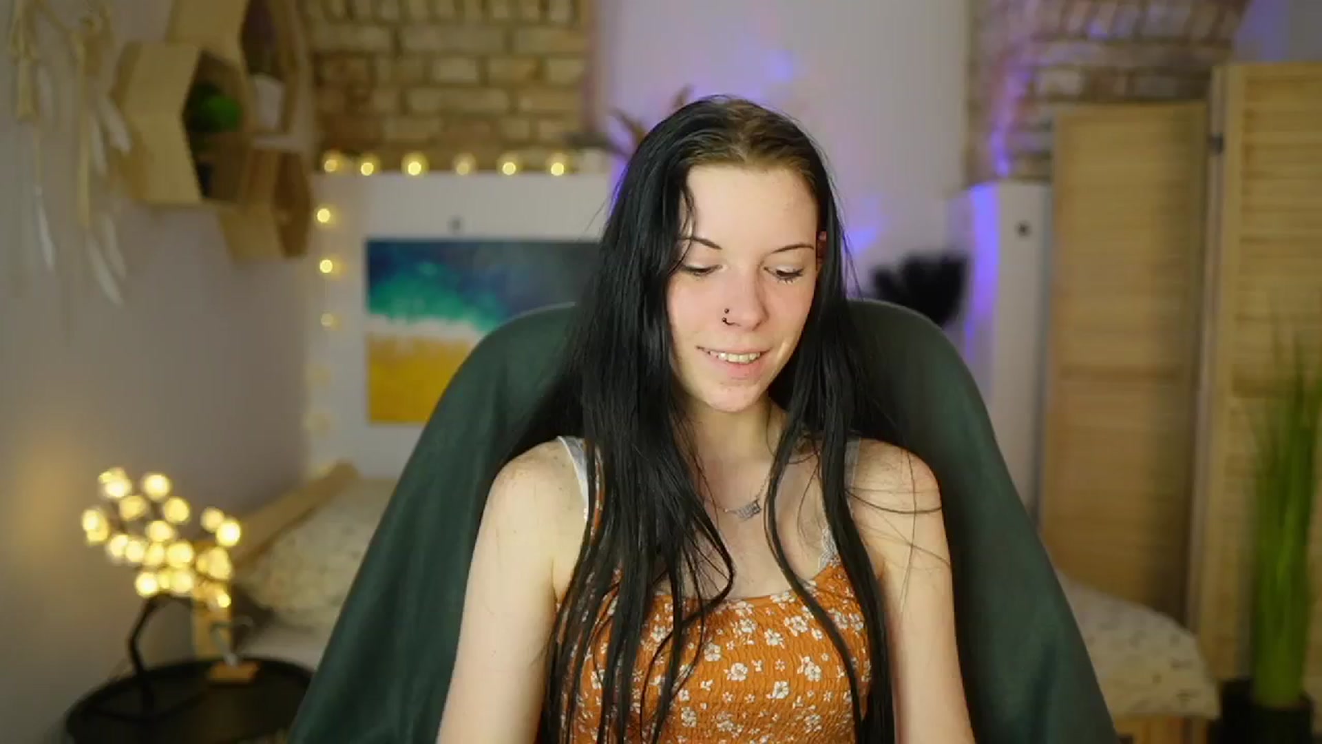Gallery image thumbnail from April_Ollsen's myfreecams stream on, 04/28/2025, 10:43 image 19 of 20