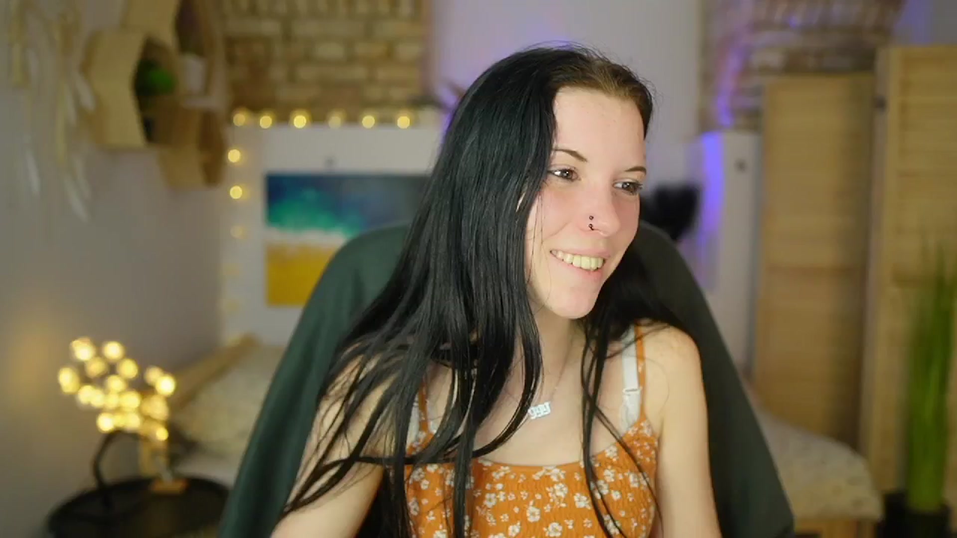 Gallery image thumbnail from April_Ollsen's myfreecams stream on, 04/28/2025, 10:43 image 4 of 20