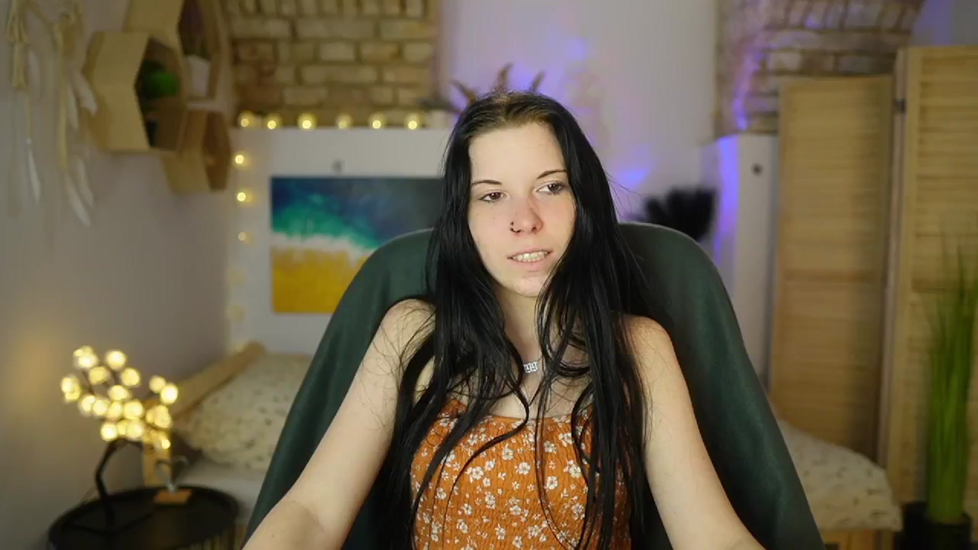 Gallery image thumbnail from April_Ollsen's myfreecams stream on, 04/28/2025, 12:16 image 18 of 20
