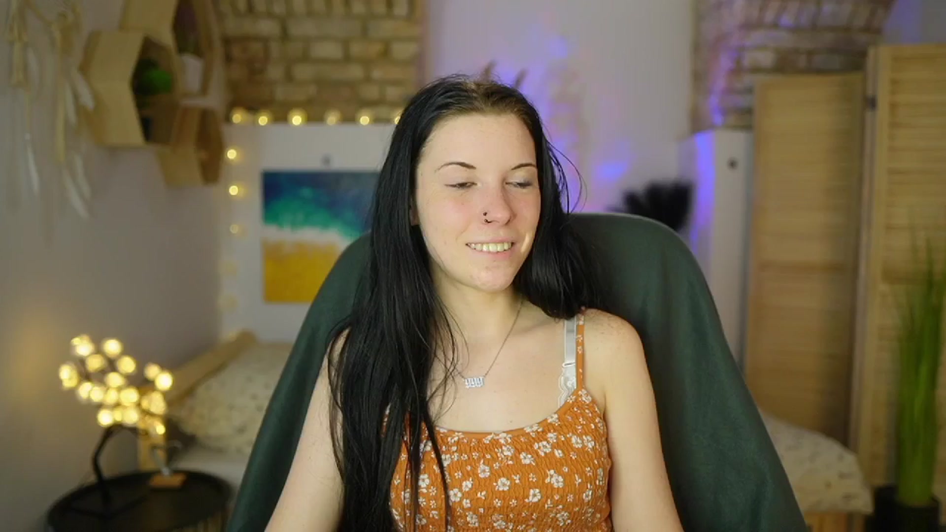 Gallery image thumbnail from April_Ollsen's myfreecams stream on, 04/28/2025, 12:16 image 13 of 20