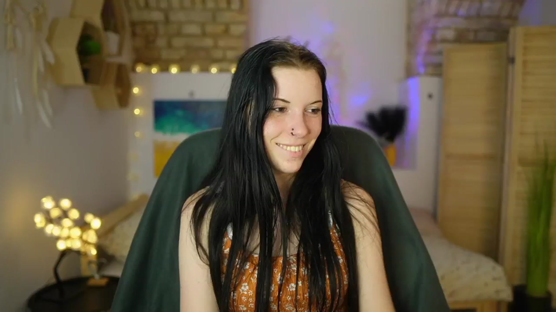 Gallery image thumbnail from April_Ollsen's myfreecams stream on, 04/28/2025, 12:16 image 11 of 20
