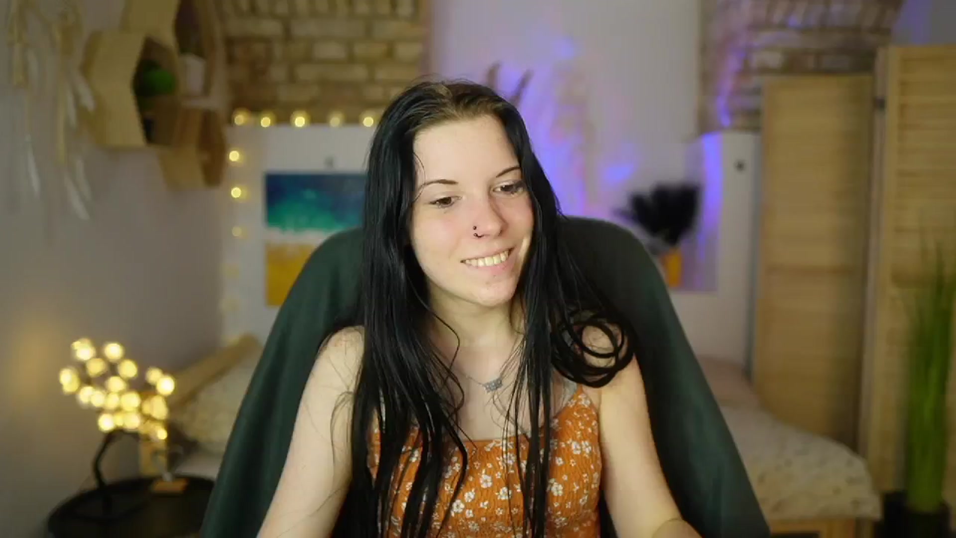 Gallery image thumbnail from April_Ollsen's myfreecams stream on, 04/28/2025, 12:16 image 16 of 20