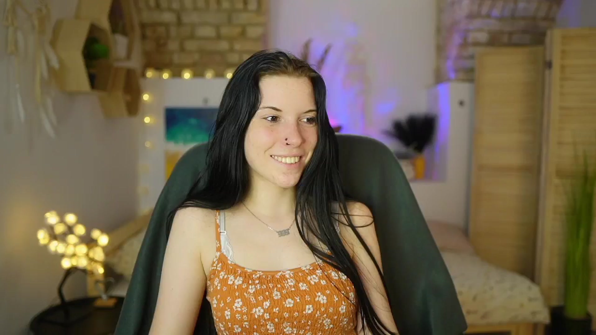 Gallery image thumbnail from April_Ollsen's myfreecams stream on, 04/28/2025, 12:58 image 7 of 20