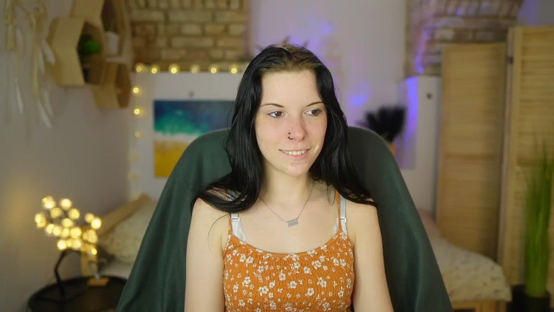 Gallery image thumbnail from April_Ollsen's myfreecams stream on, 04/28/2025, 12:58 image 4 of 20
