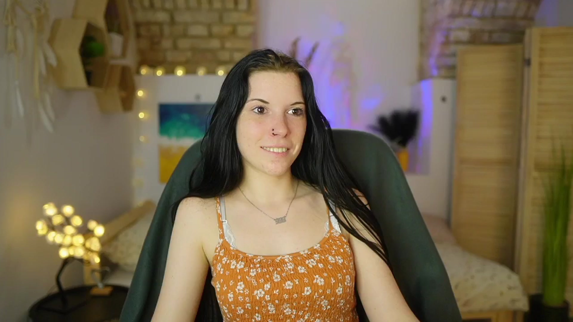 Gallery image thumbnail from April_Ollsen's myfreecams stream on, 04/28/2025, 12:58 image 6 of 20