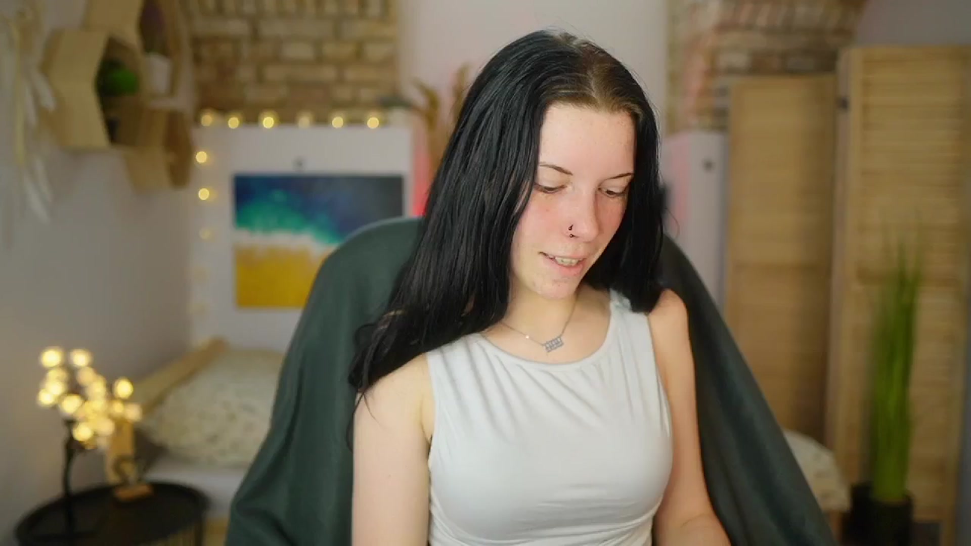 Gallery image thumbnail from April_Ollsen's myfreecams stream on, 04/29/2025, 08:32 image 12 of 20