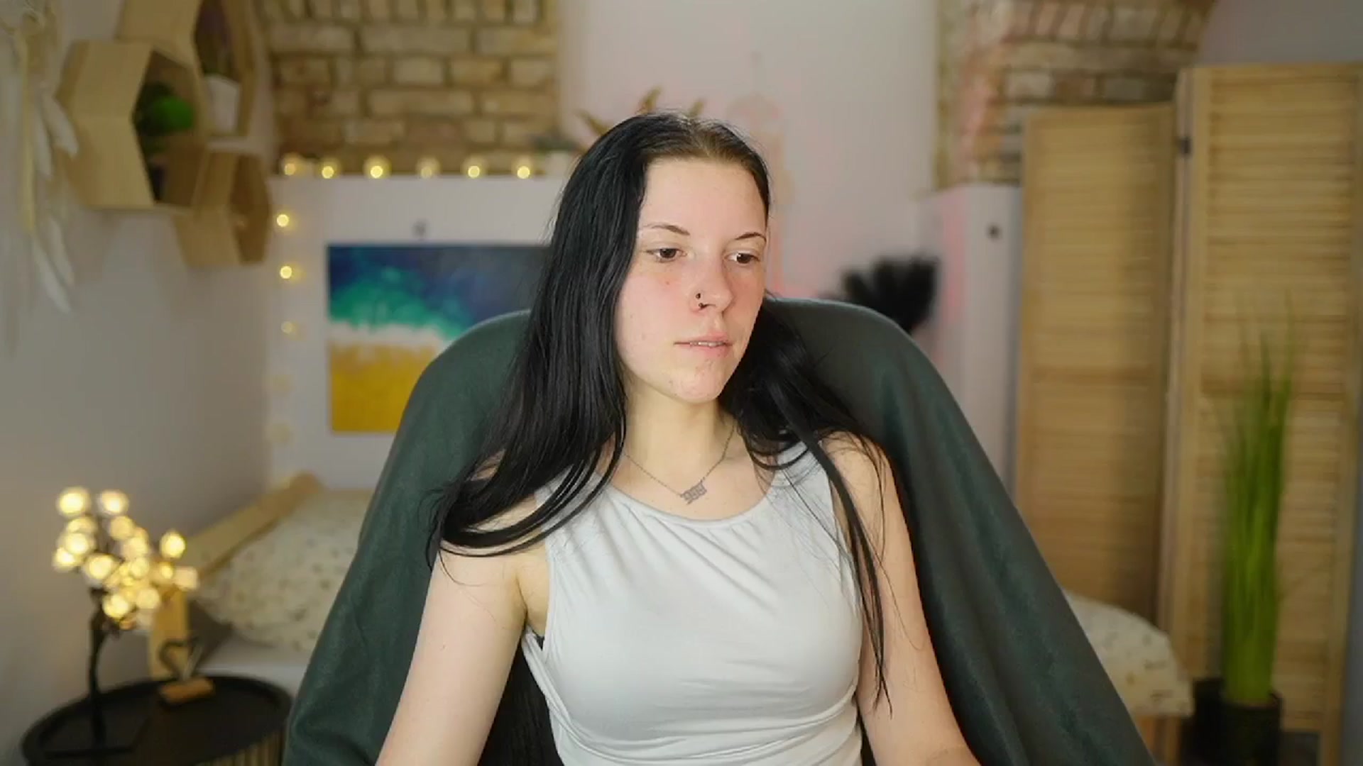 Gallery image thumbnail from April_Ollsen's myfreecams stream on, 04/29/2025, 08:32 image 10 of 20