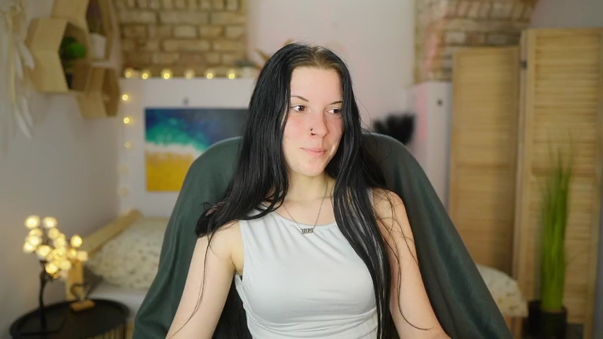 Gallery image thumbnail from April_Ollsen's myfreecams stream on, 04/29/2025, 08:32 image 14 of 20