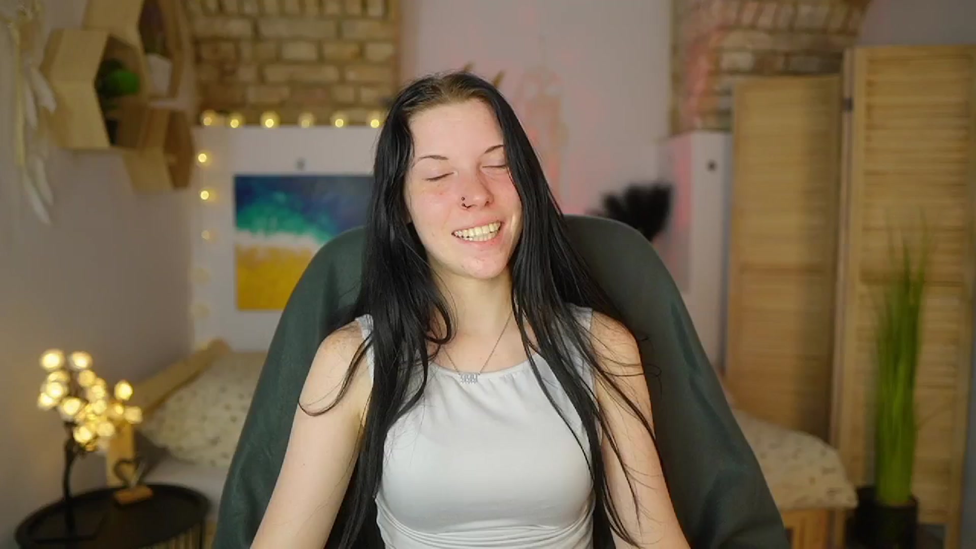 Gallery image thumbnail from April_Ollsen's myfreecams stream on, 04/29/2025, 10:20 image 14 of 20