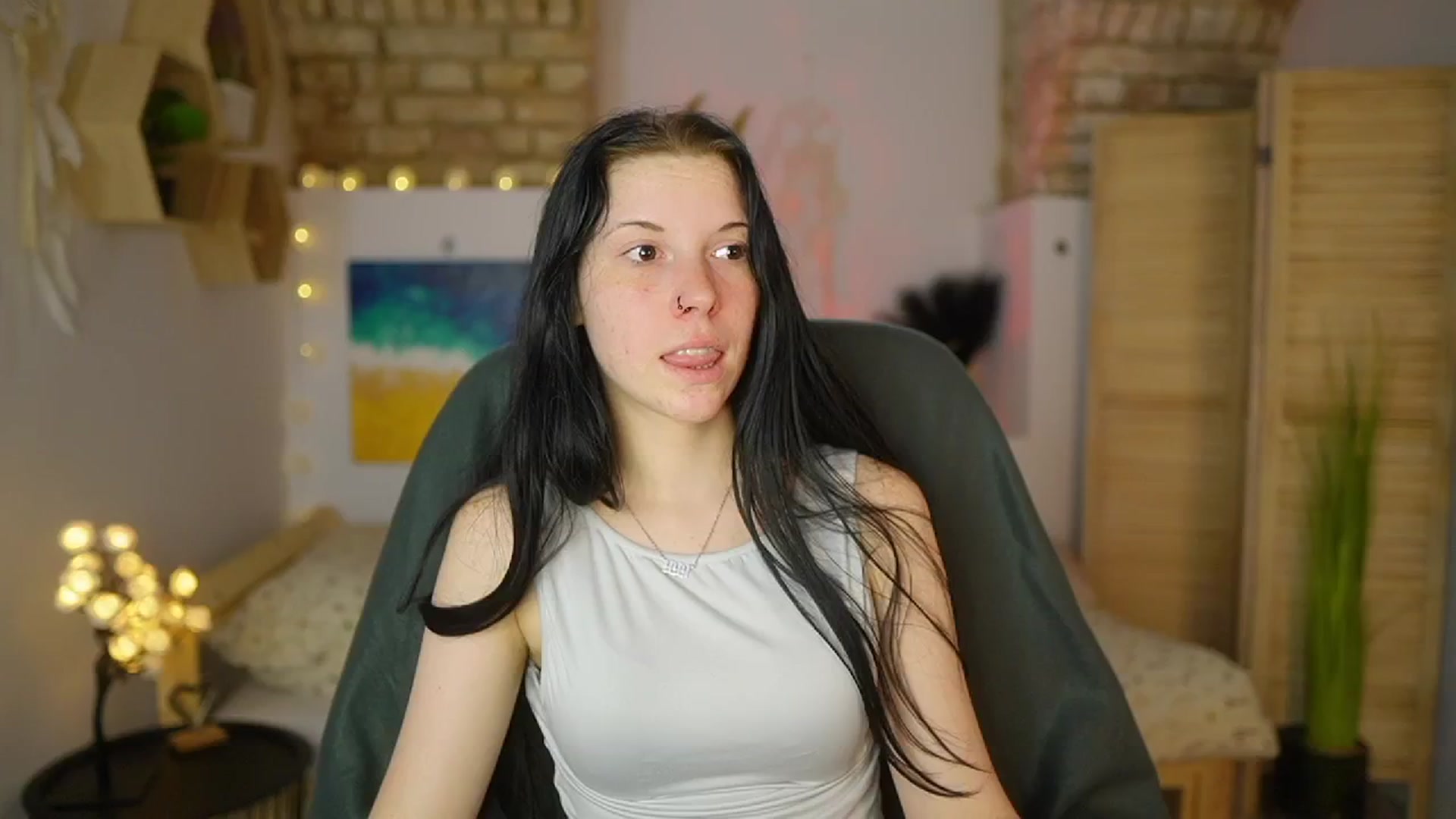 Gallery image thumbnail from April_Ollsen's myfreecams stream on, 04/29/2025, 10:20 image 13 of 20