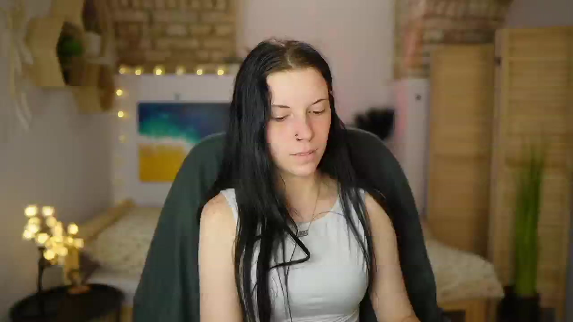 Gallery image thumbnail from April_Ollsen's myfreecams stream on, 04/29/2025, 12:20 image 16 of 20