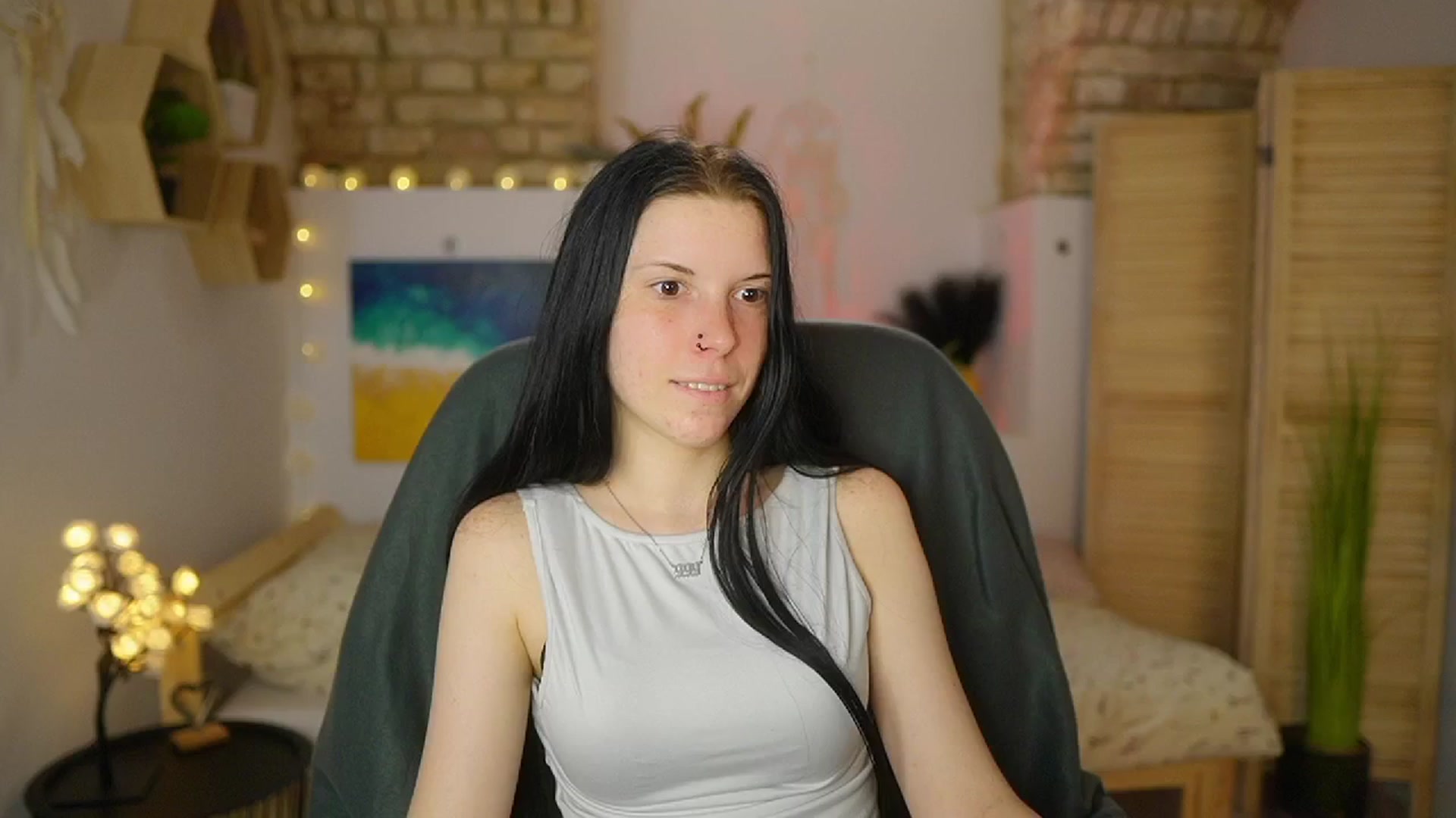 Gallery image thumbnail from April_Ollsen's myfreecams stream on, 04/29/2025, 12:46 image 10 of 20