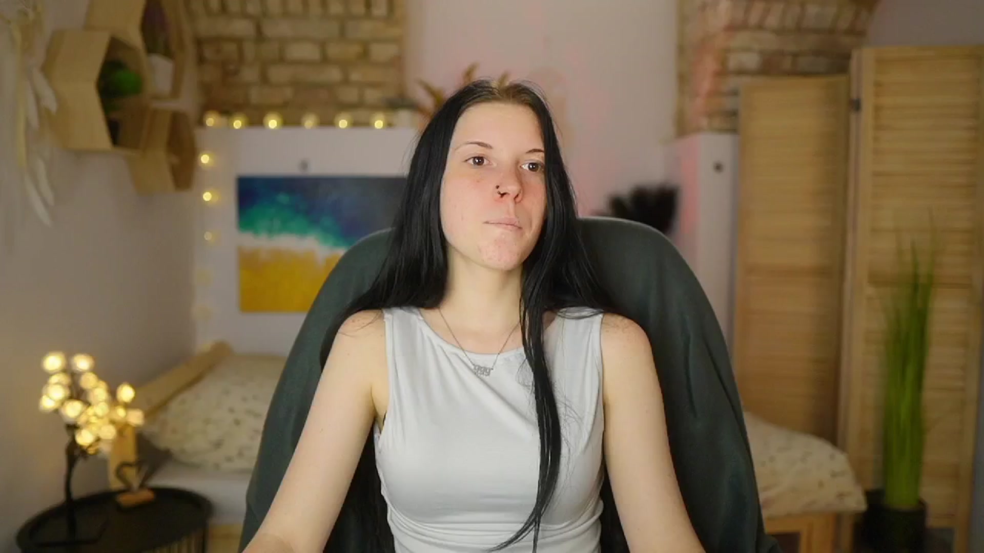 Gallery image thumbnail from April_Ollsen's myfreecams stream on, 04/29/2025, 12:46 image 16 of 20