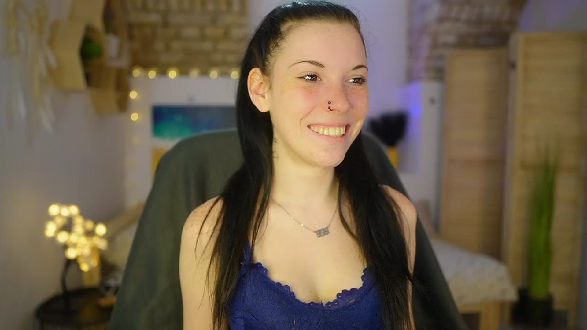 Gallery image thumbnail from April_Ollsen's myfreecams stream on, 05/02/2025, 08:37 image 18 of 20