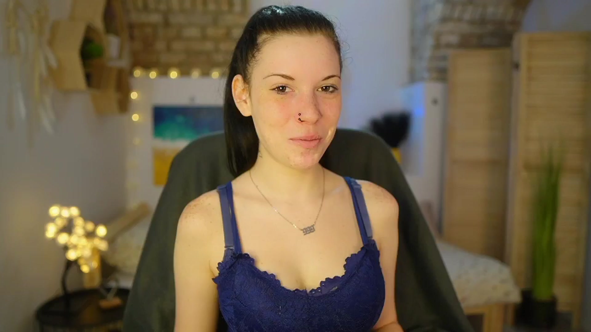 Gallery image thumbnail from April_Ollsen's myfreecams stream on, 05/02/2025, 08:37 image 14 of 20