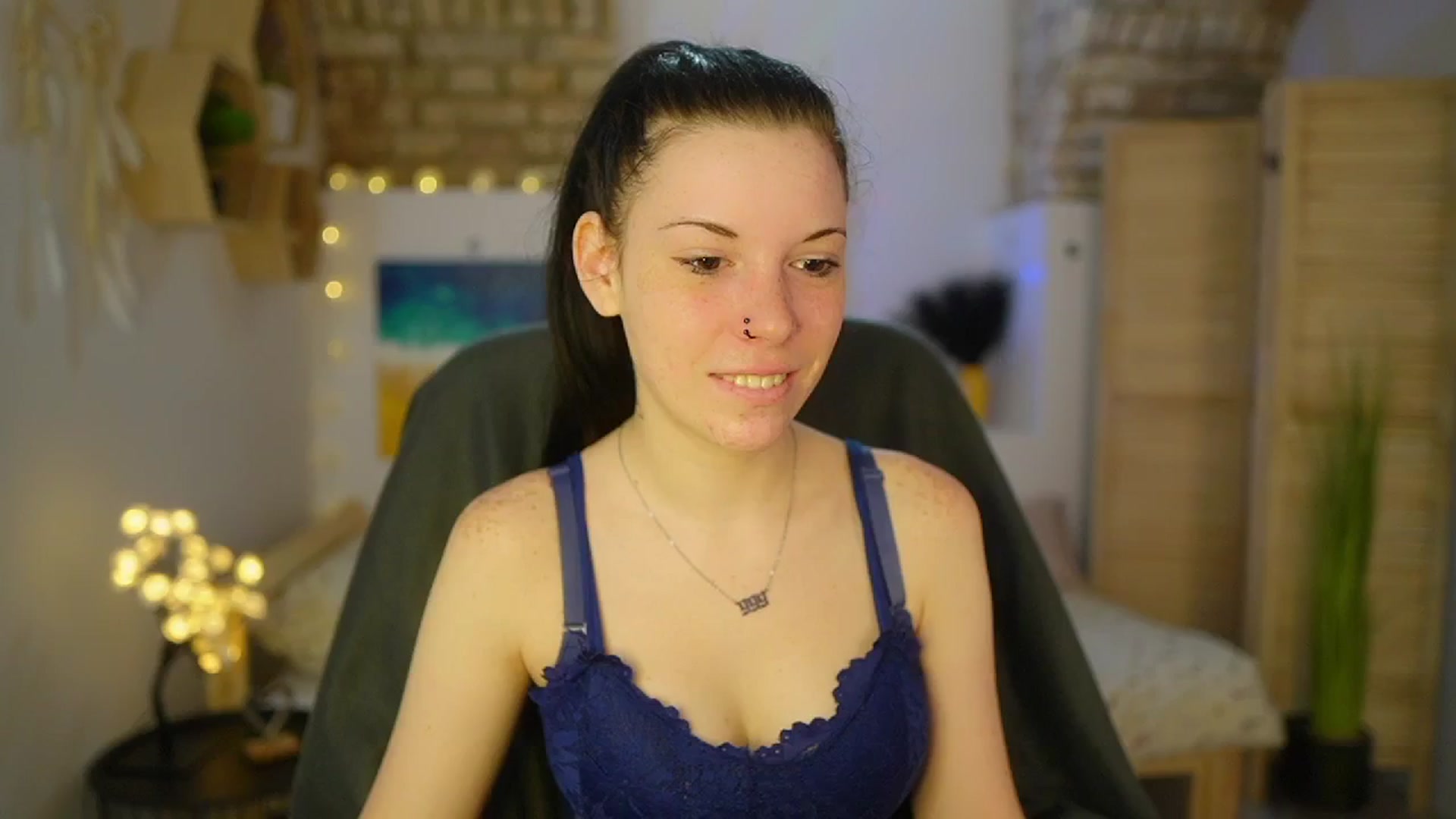 Gallery image thumbnail from April_Ollsen's myfreecams stream on, 05/02/2025, 08:37 image 12 of 20