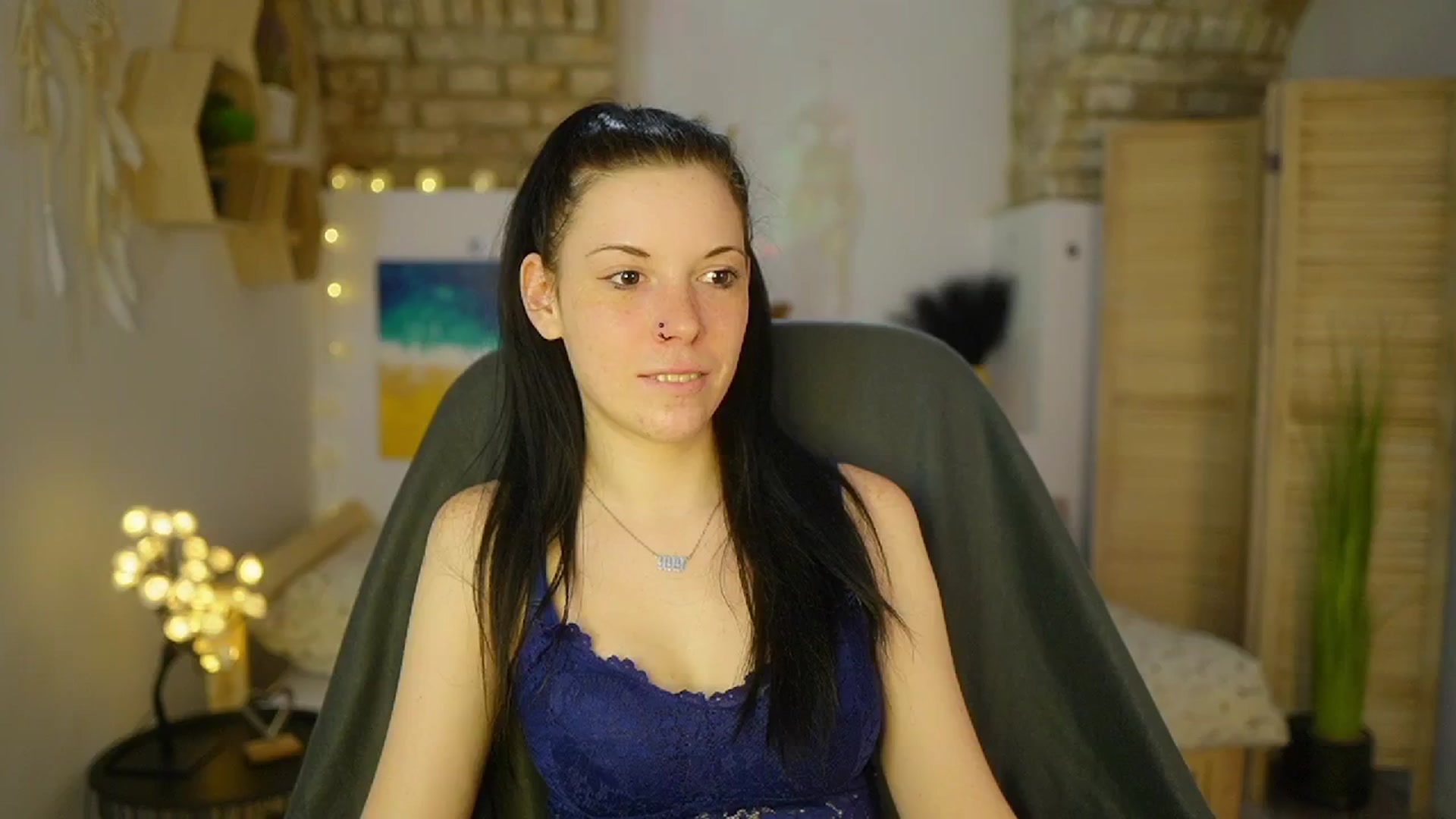 Gallery image thumbnail from April_Ollsen's myfreecams stream on, 05/02/2025, 13:09 image 10 of 20