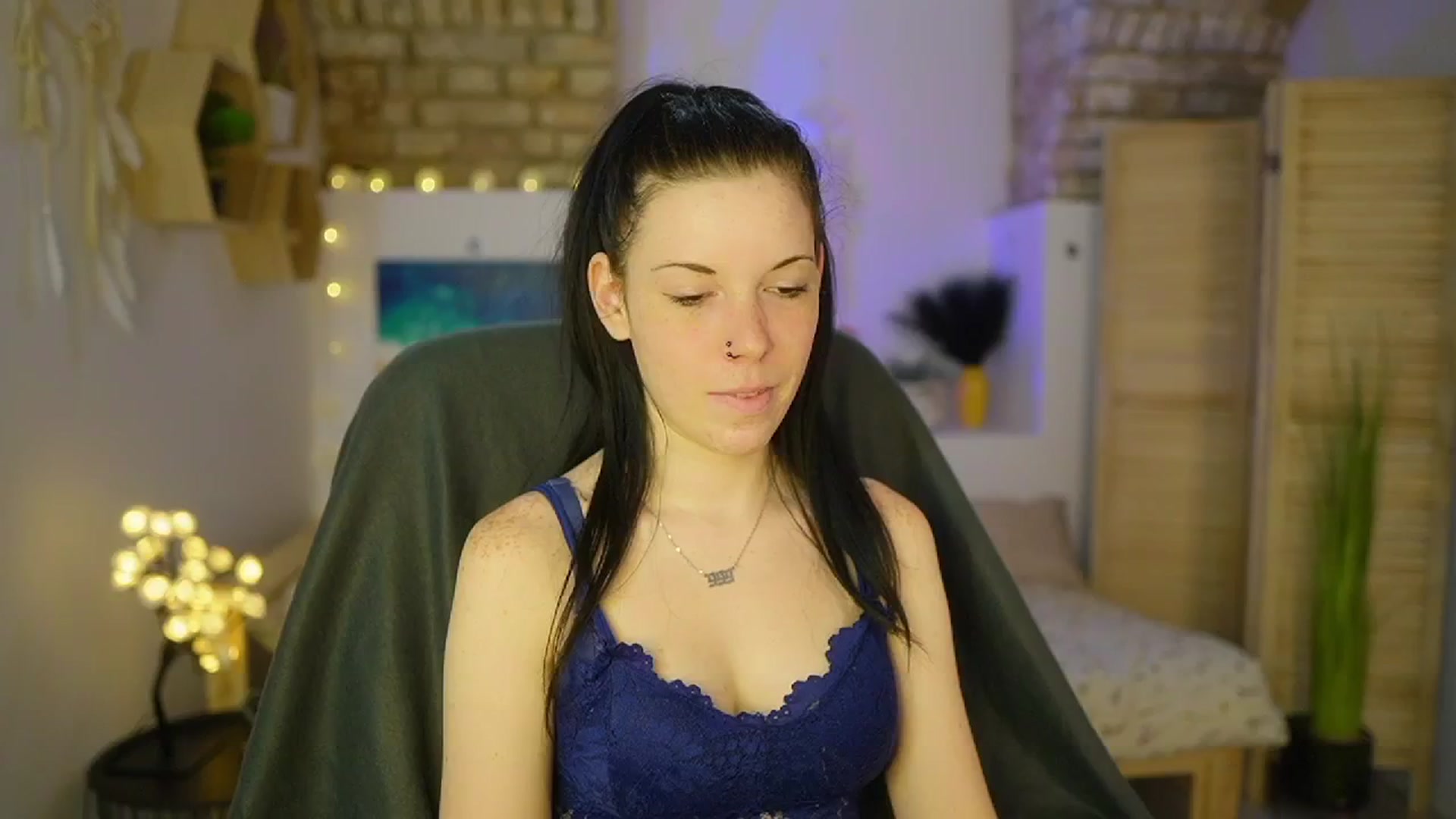 Gallery image thumbnail from April_Ollsen's myfreecams stream on, 05/02/2025, 13:09 image 9 of 20